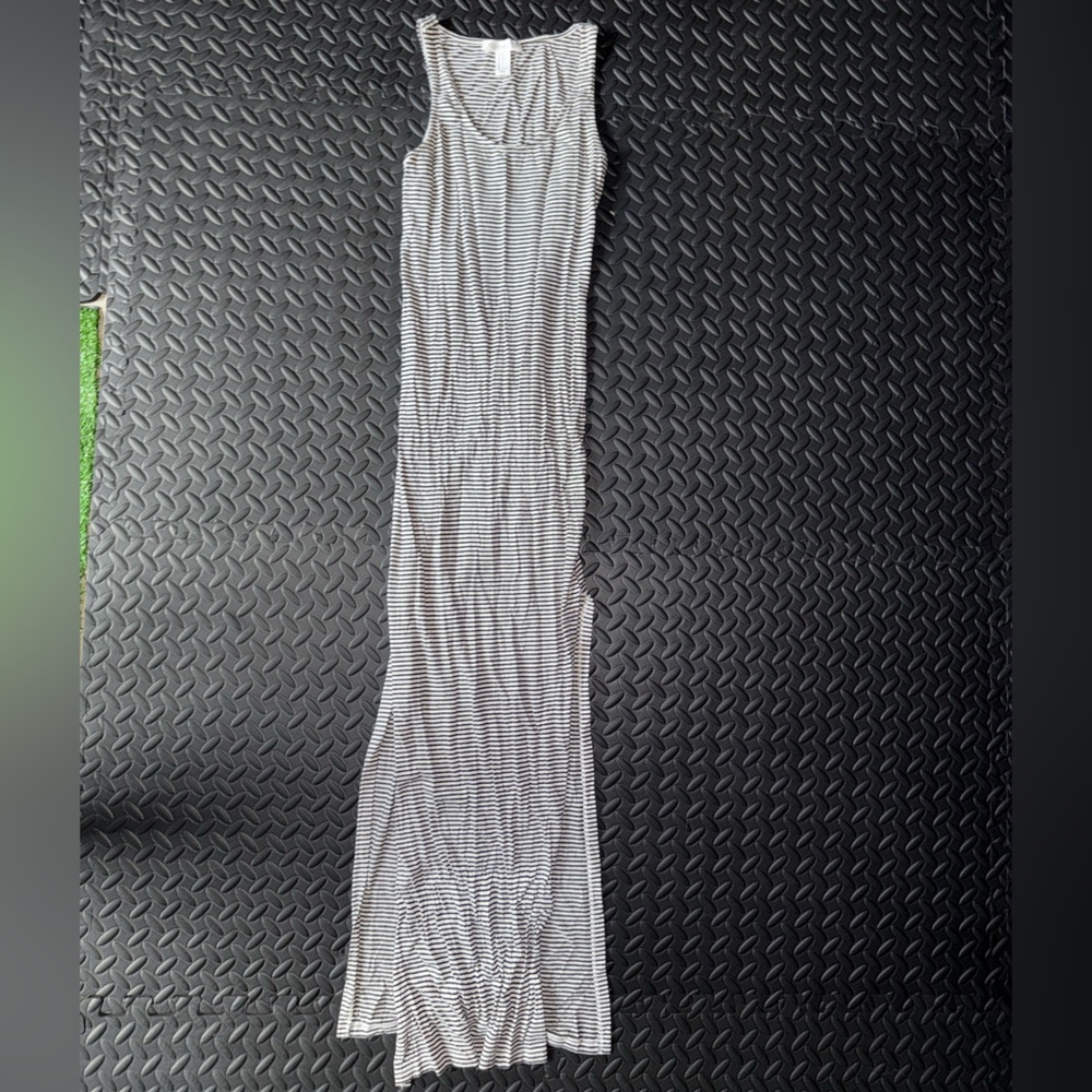 Forever 21 Black and White Striped Maxi Dress